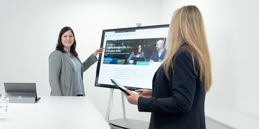 Swisscom-cloud_Sitzung_header_3840x866_LEG01801